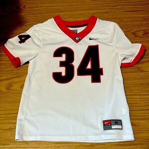 i’m selling this because i found it in my closet from along while ago